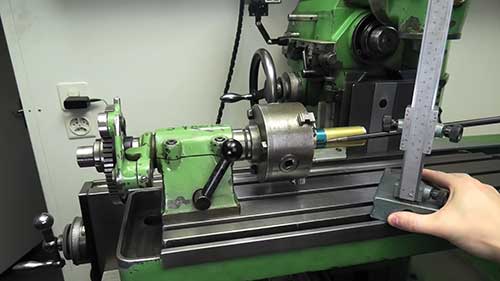 用车床车削异形零件