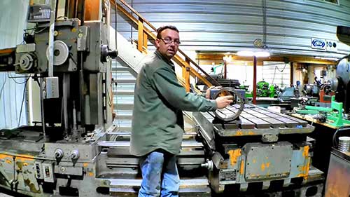 卧式镗床加工真空泵壳体