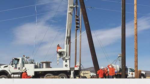 安装115千伏H型输电线路杆塔