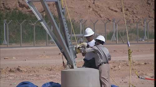 移除V型绝缘子串