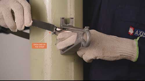 电缆悬垂线夹的安装