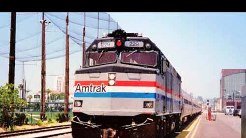 火车说：F40PH柴油电力机车