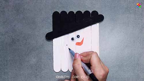 用冰棒棍制成圣诞节装饰物