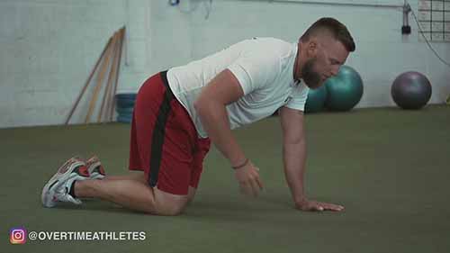 速度与力量训练前的热身