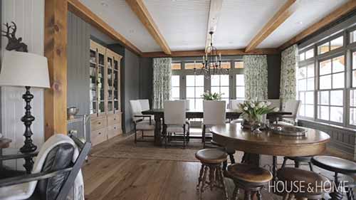 传统装饰的郊区住宅