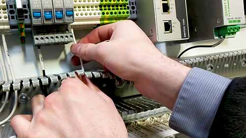 控制面板设计配线电源分配