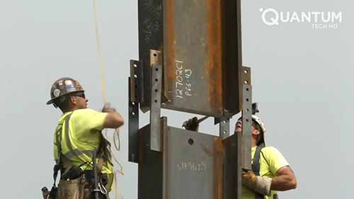 专业焊工进行焊接作业