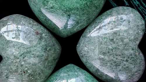 能吸引更多财富的8种宝石