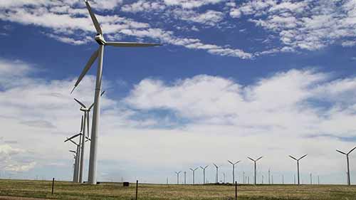 谁来清理不再使用的风力发电厂