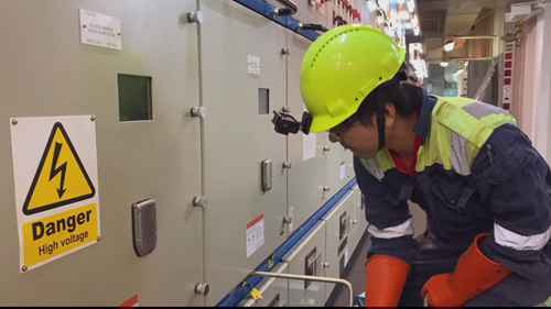 怎样检修真空断路器？