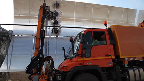 沙漠中的太阳能热电厂