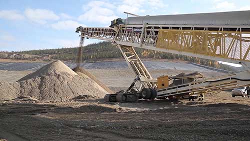 金矿的堆浸设施