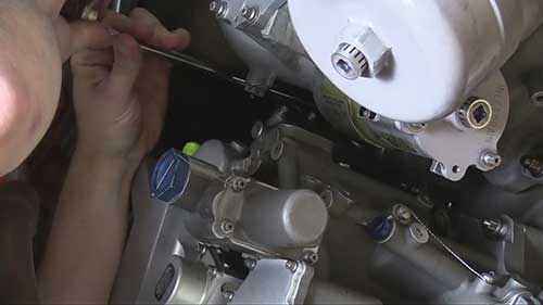 GE90航空发动机维修实录：液压机械组件的拆卸和安装