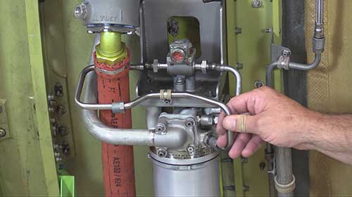 发动机流体管路安装