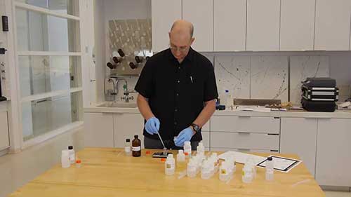 制备矿物溶剂微乳液