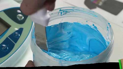 丝网印刷中的彩通调色