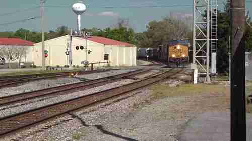 铁路信号灯的工作原理