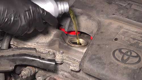 如何更换发动机油