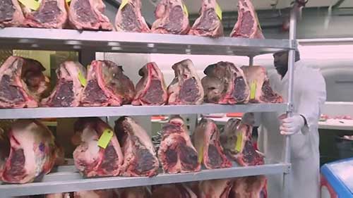 一家大型肉类供应公司