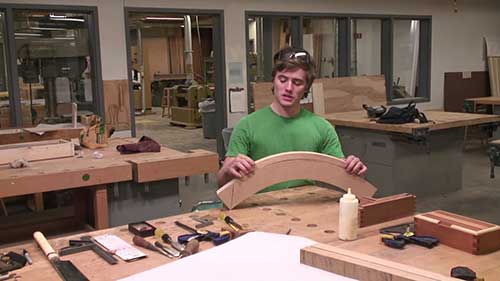 如何弯曲木材来制作家具