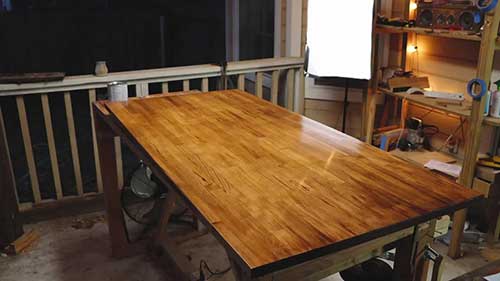 如何给木桌上油漆