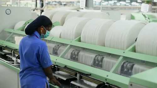 参观一座棉纺厂