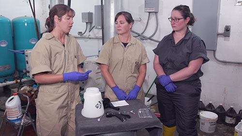 农场清洁和消毒