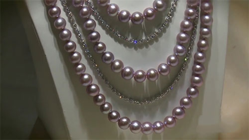 圆润闪亮的珍珠饰品