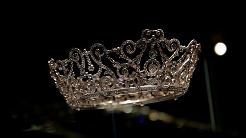 白金汉宫女王珠宝展