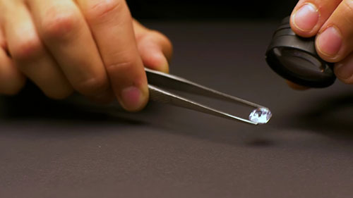 识别宝石的技巧