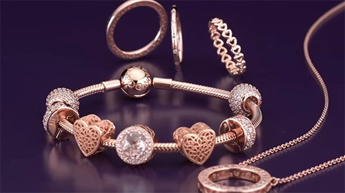 丹麦珠宝品牌PANDORA