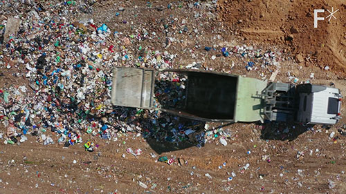 机器人进行垃圾分类