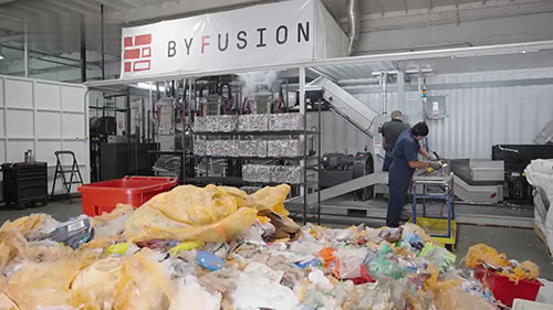 塑料垃圾变成建筑“砖块”