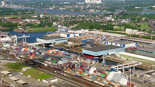 德国Duisburg港的“废铁岛”