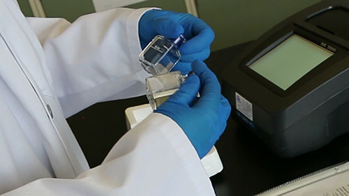 分析水样中的游离氯