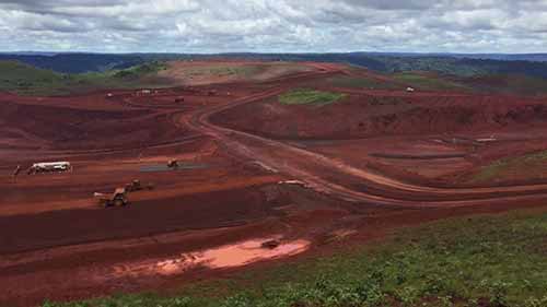 巴西森林中的铁矿开采