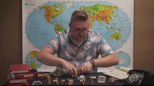 使用物理性质鉴别矿物