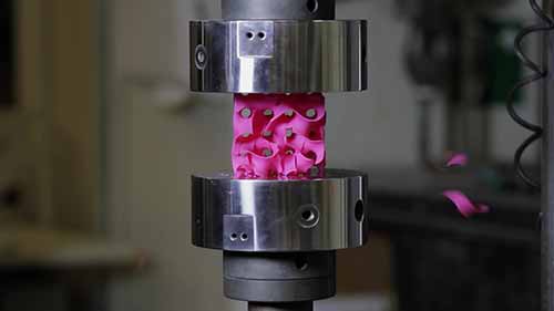 一种最强的轻质材料