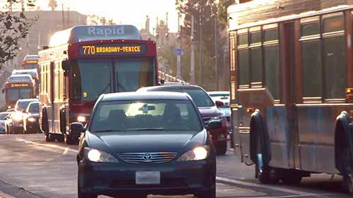 零氮氧化物天然气汽车发动机