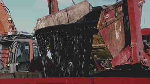 如何减少原油泄漏后的环境影响