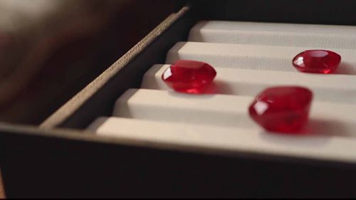 有效识鉴别宝石和玻璃