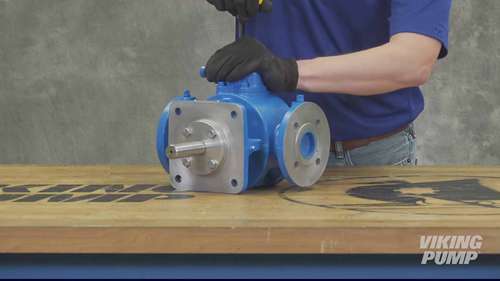 改变叶片泵的旋转和流量方向