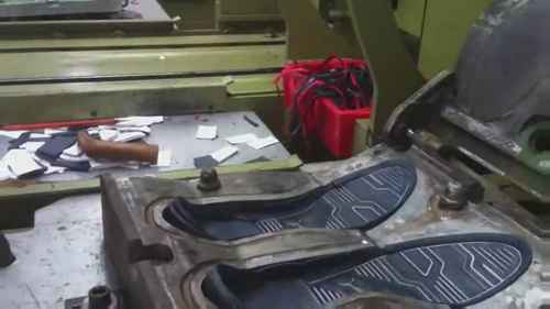 EVA成型机：二次成型