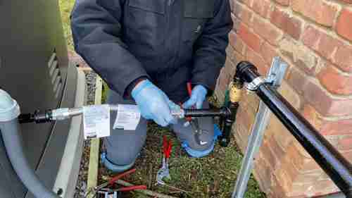 如何连接燃气管线