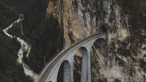 工程奇迹：铁路隧道