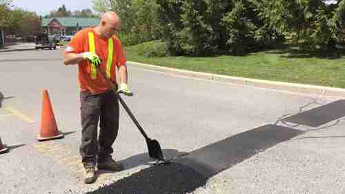 延长沥青减速带