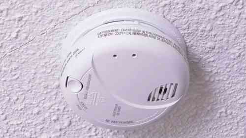 如何安装烟雾探测器