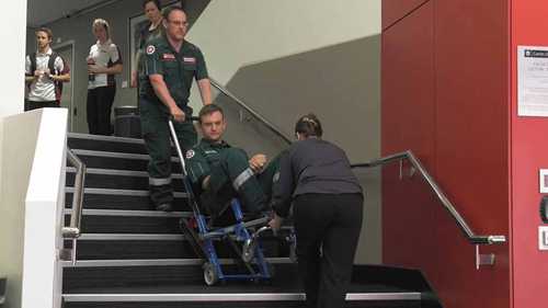 紧急疏散轮椅使用者