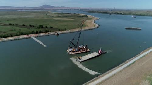 三角洲拦水闸的建设