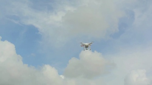 无人机搭载传感器帮助农民科学决策